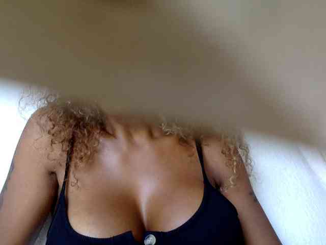 juicylala Live Webcam on BongaCams