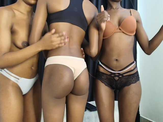 Dark-ebony live webcam show