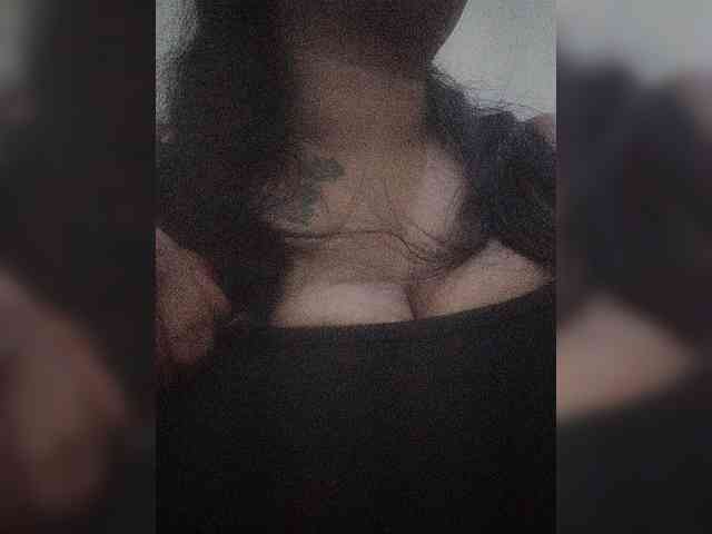 Ursweetbabe webcam