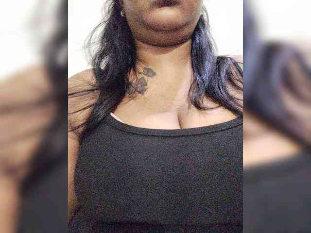 Ursweetbabe webcam