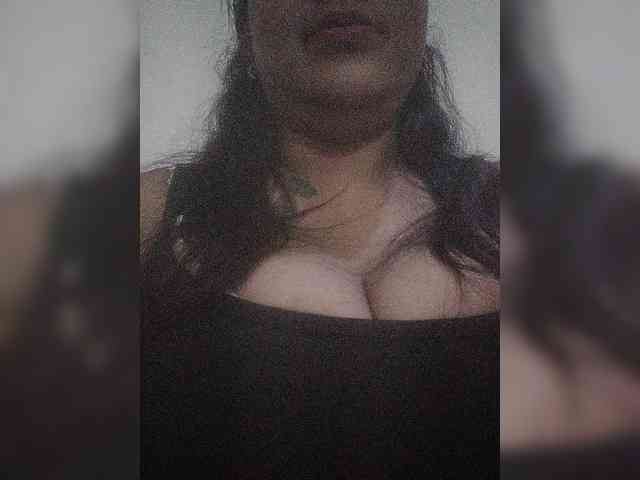 Ursweetbabe webcam