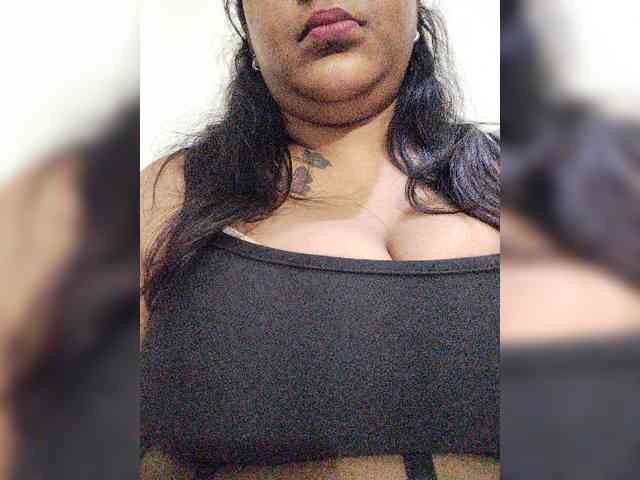 Ursweetbabe webcam