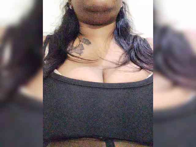 Ursweetbabe webcam