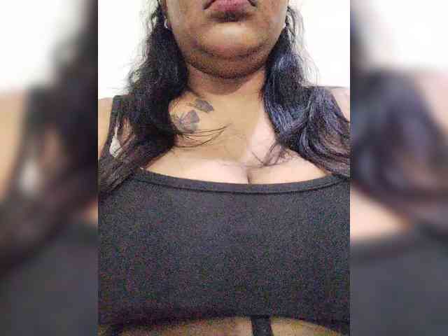 Ursweetbabe webcam