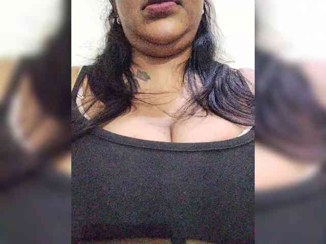 Ursweetbabe webcam