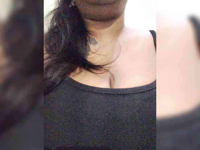 Ursweetbabe webcam