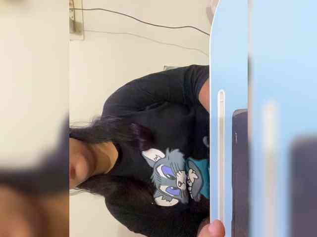 Ursweetbabe webcam