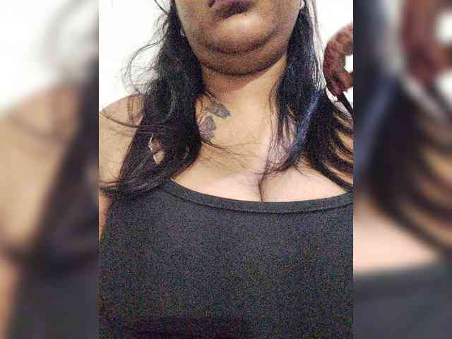Ursweetbabe webcam