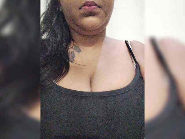 Ursweetbabe webcam