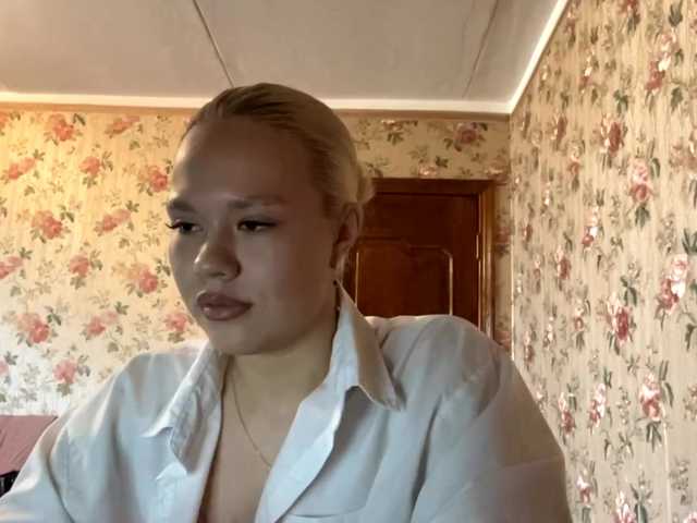 KareenShalhoub live cam on BongaCams
