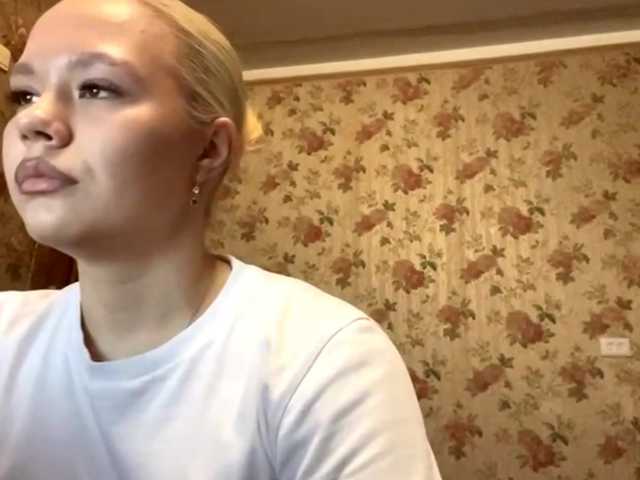 KareenShalhoub live cam on BongaCams