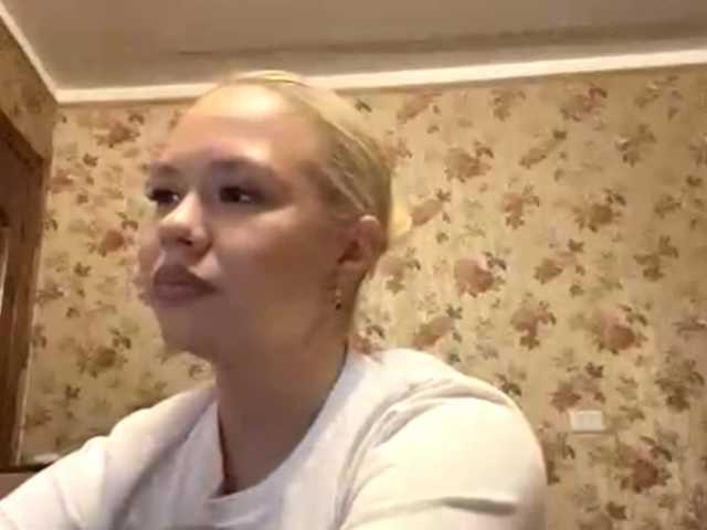 KareenShalhoub live cam on BongaCams