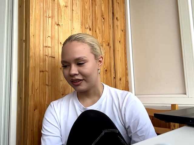 KareenShalhoub live cam on BongaCams