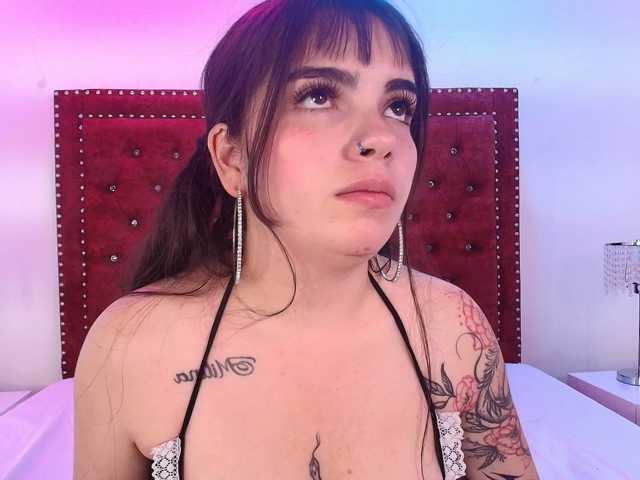 Daphne-glass live cam on BongaCams