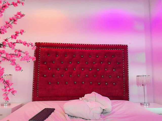 Daphne-glass live cam on BongaCams