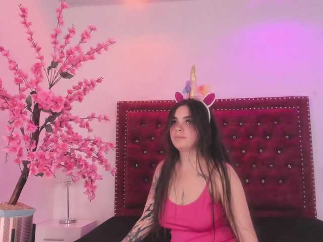 Daphne-glass live cam on BongaCams