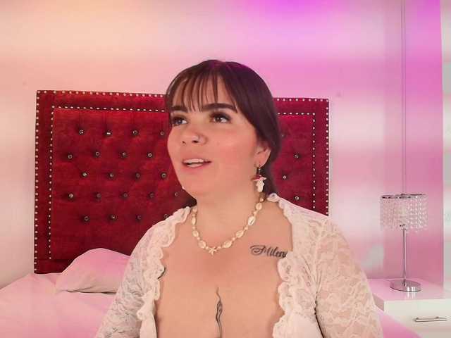 Daphne-glass live cam on BongaCams