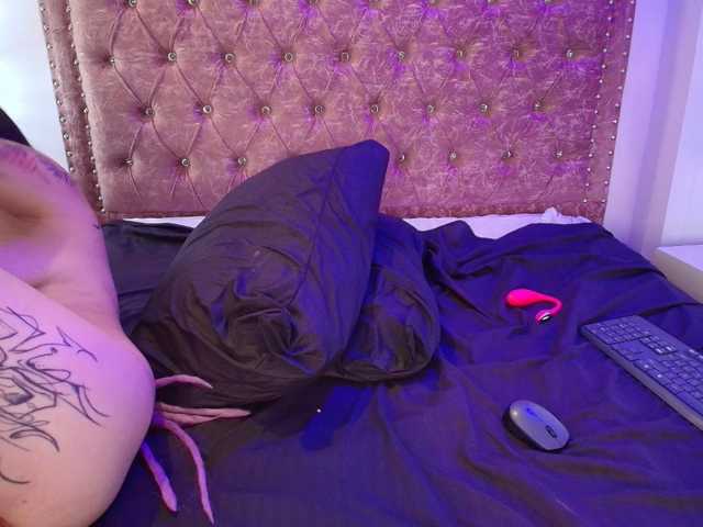 Daphne-glass live cam on BongaCams