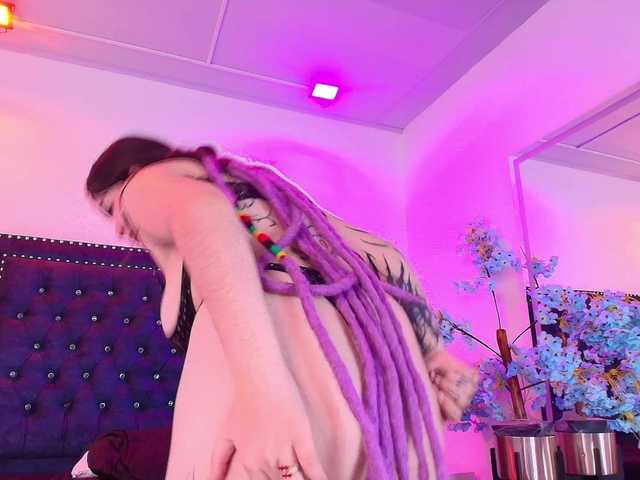 Daphne-glass live cam on BongaCams