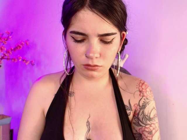 Daphne-glass live cam on BongaCams