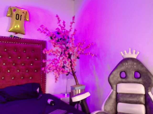 Daphne-glass live cam on BongaCams
