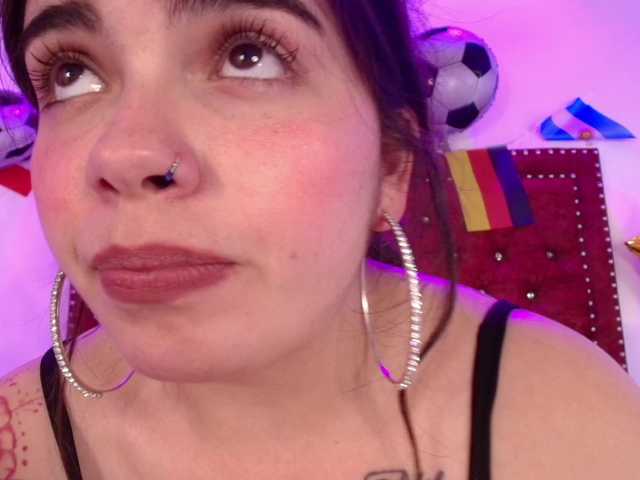 Daphne-glass live cam on BongaCams