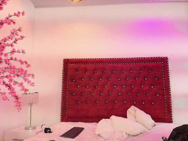 Daphne-glass live cam on BongaCams