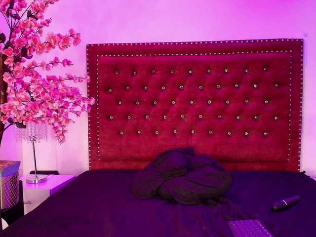 Daphne-glass live webcam show