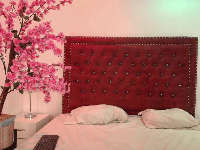 Daphne-glass live cam on BongaCams