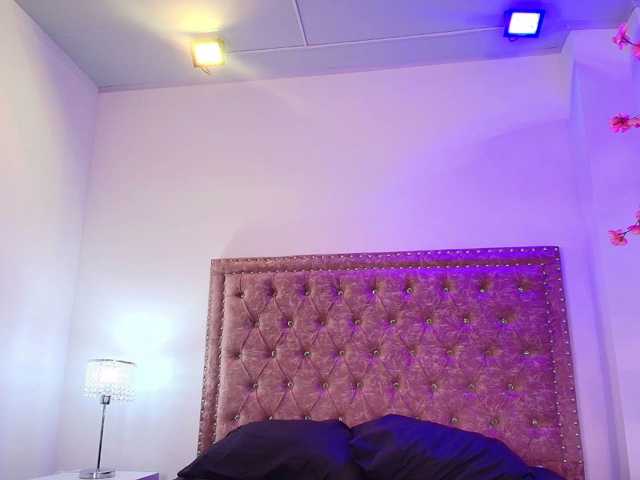 Daphne-glass live cam on BongaCams