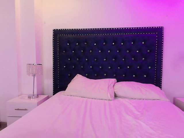 Daphne-glass live cam on BongaCams