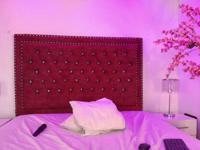 Daphne-glass live cam on BongaCams