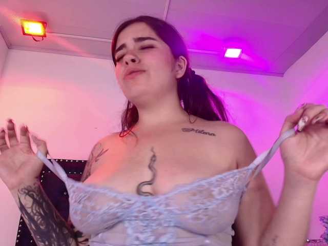Daphne-glass live cam on BongaCams