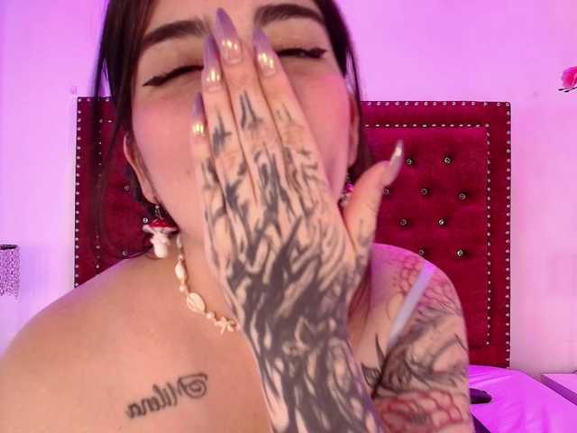 Daphne-glass live cam on BongaCams