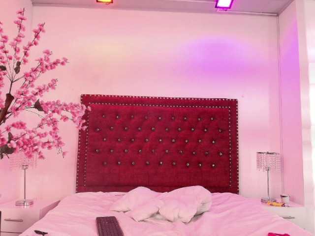 Daphne-glass live cam on BongaCams