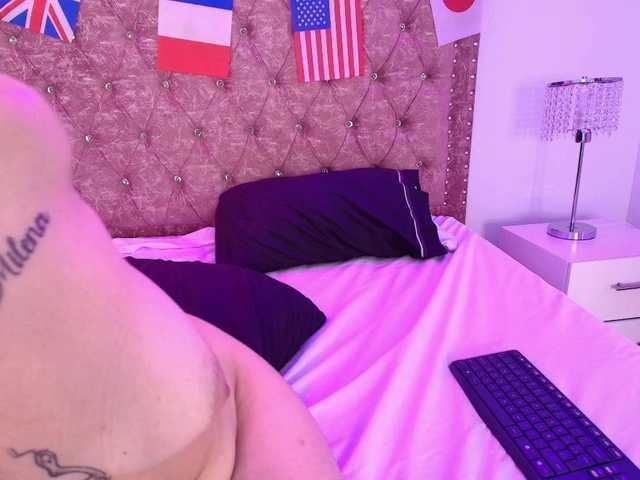 Daphne-glass live cam on BongaCams