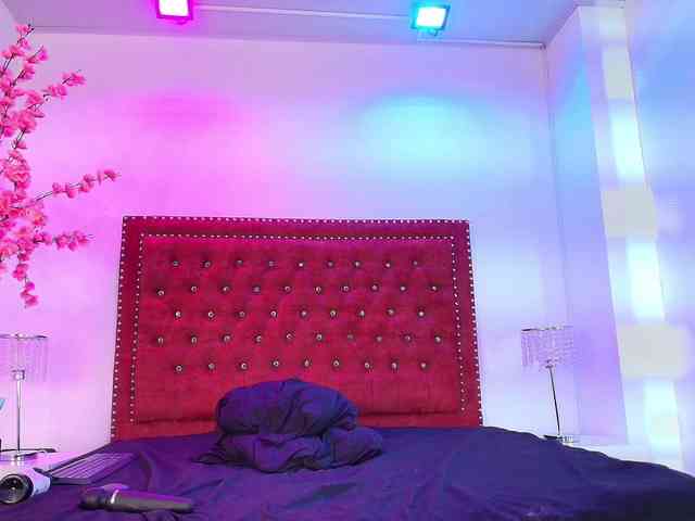 Daphne-glass Live Webcam on BongaCams