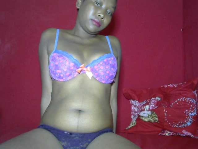 Alyciaa live cam on BongaCams