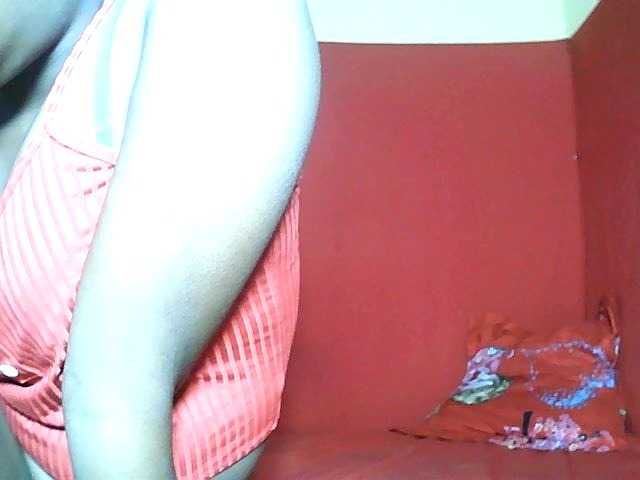 Alyciaa live webcam show