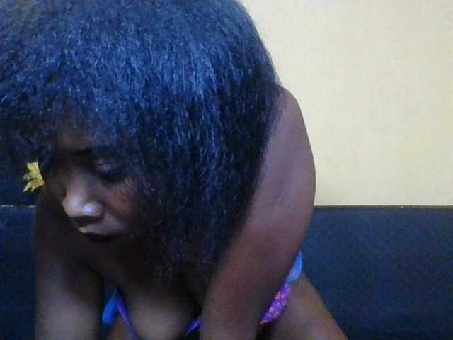 Alyciaa live webcam show