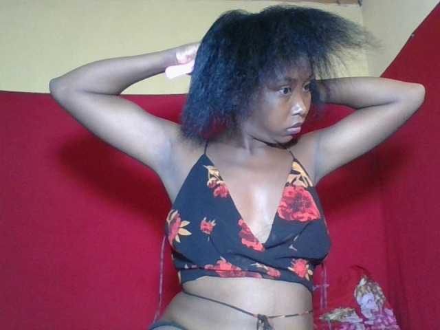 Alyciaa live webcam show