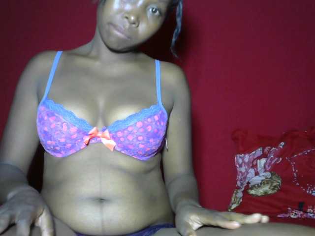 Alyciaa live cam on BongaCams