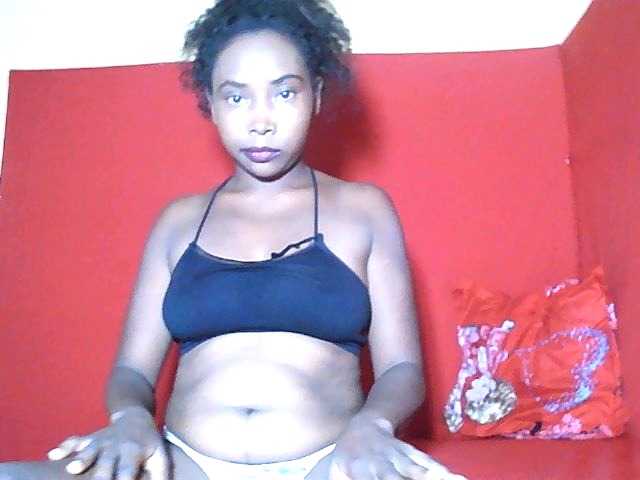 Alyciaa live webcam show