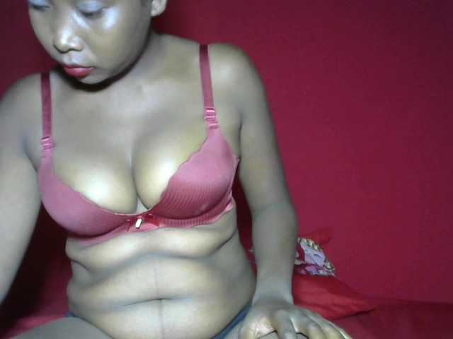 Alyciaa live cam on BongaCams