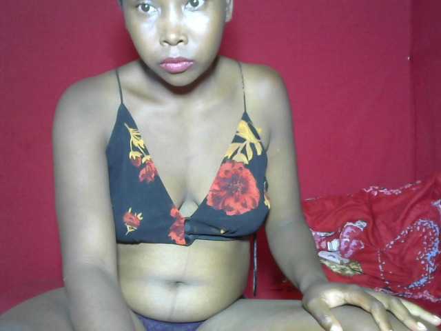 Alyciaa live cam on BongaCams