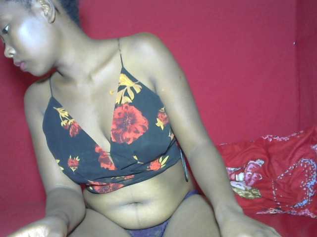 Alyciaa live cam on BongaCams