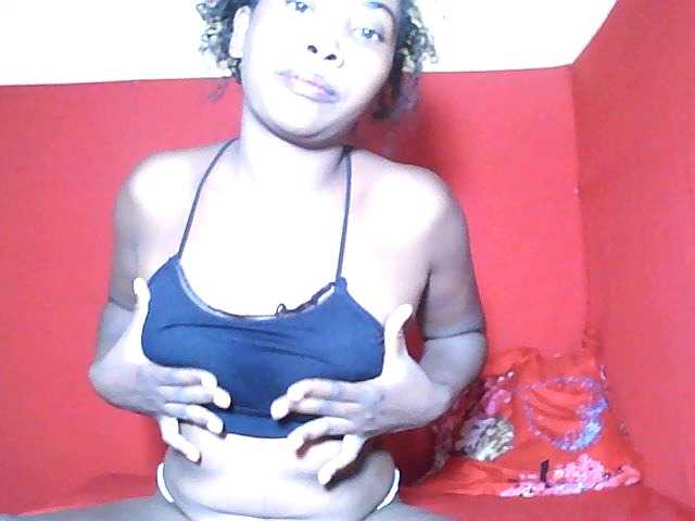 Alyciaa live cam on BongaCams