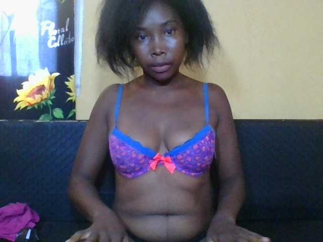 Alyciaa live webcam show