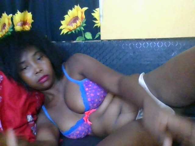 Alyciaa live cam on BongaCams