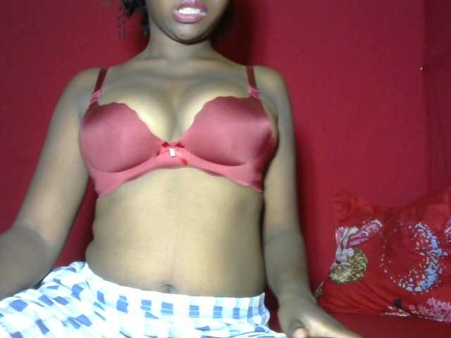 Alyciaa live cam on BongaCams